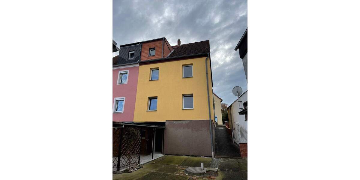 Doppelhaushälfte Teuchern Naundorf - 5 Zimmer, 170 m&sup2;, 110.000&euro; | Angebot:25736455