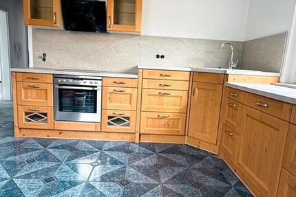 Wohnung Crimmitschau - 3 Zimmer, 122 m&sup2;, 960&euro; | Angebot:25307850