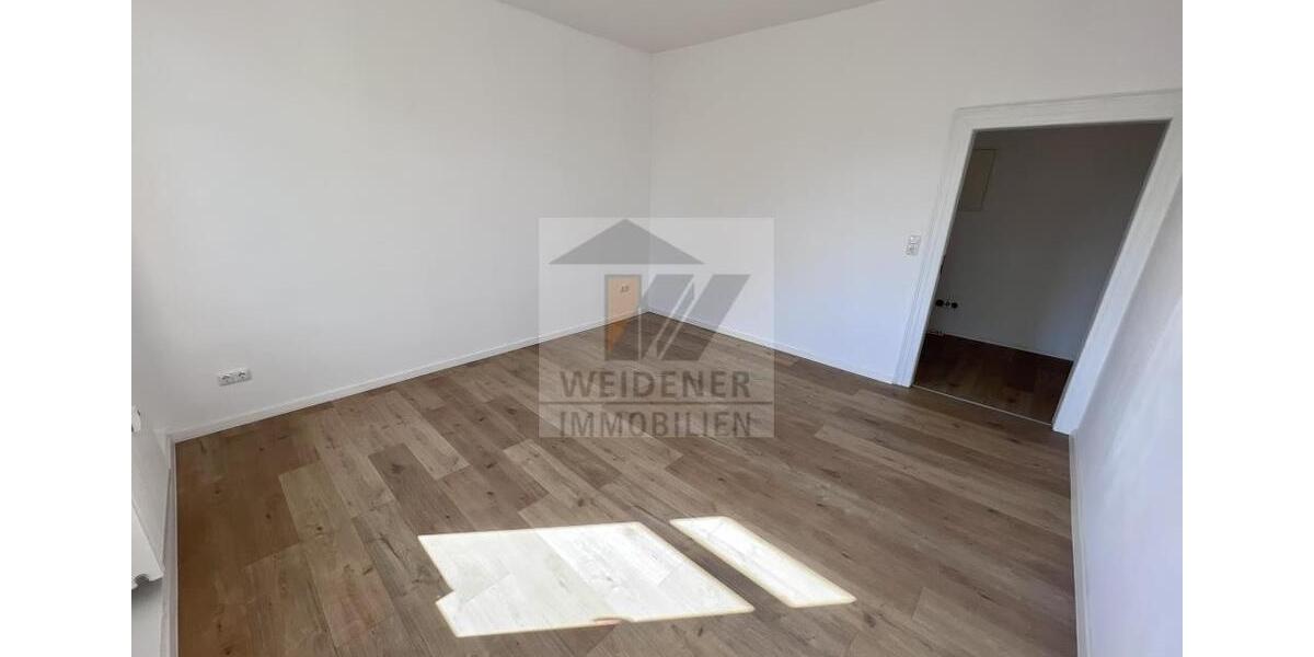 Sanierte 4-Raum-Wohnung mit Balkon und Einbauküche! 4 zimmer