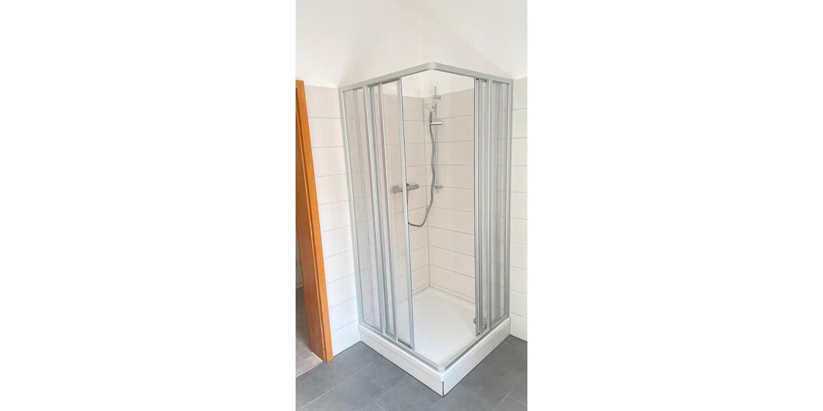 Etagenwohnung Werdau - 1 Zimmer, 38 m&sup2;, 450&euro; | Angebot:26531838