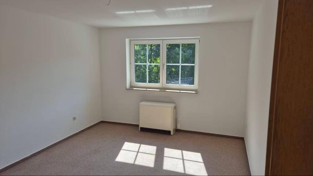 2 Zi-Whg. im 1.OG mit Balkon, SP möglich 2 zimmer