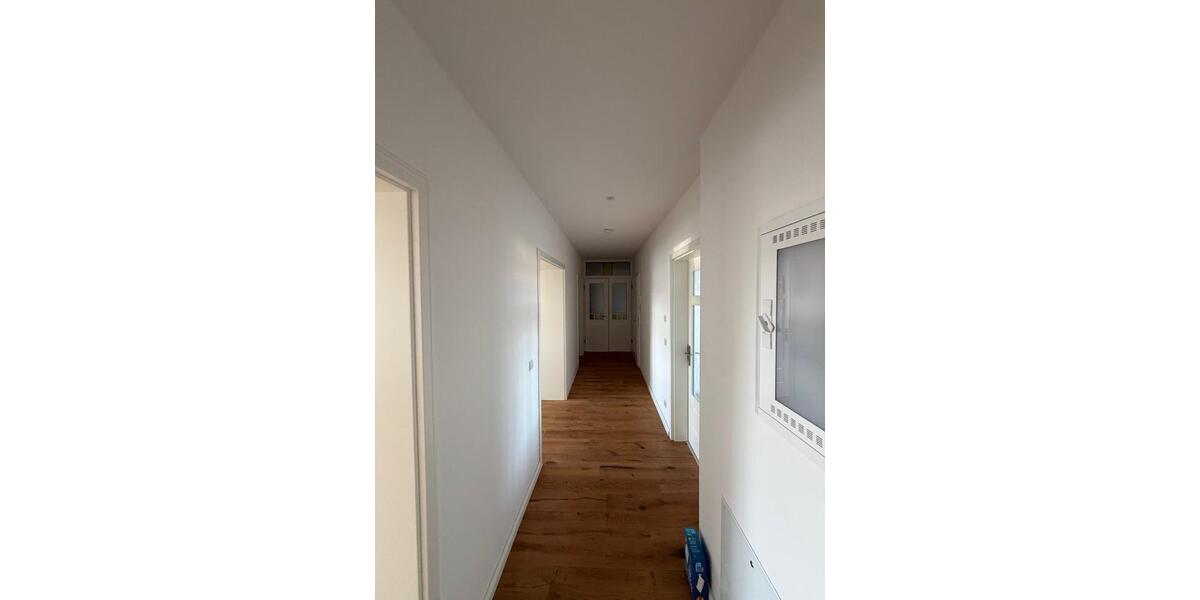 Hochparterre Meerane - 4 Zimmer, 95 m&sup2;, 1.000&euro; | Angebot:26325764