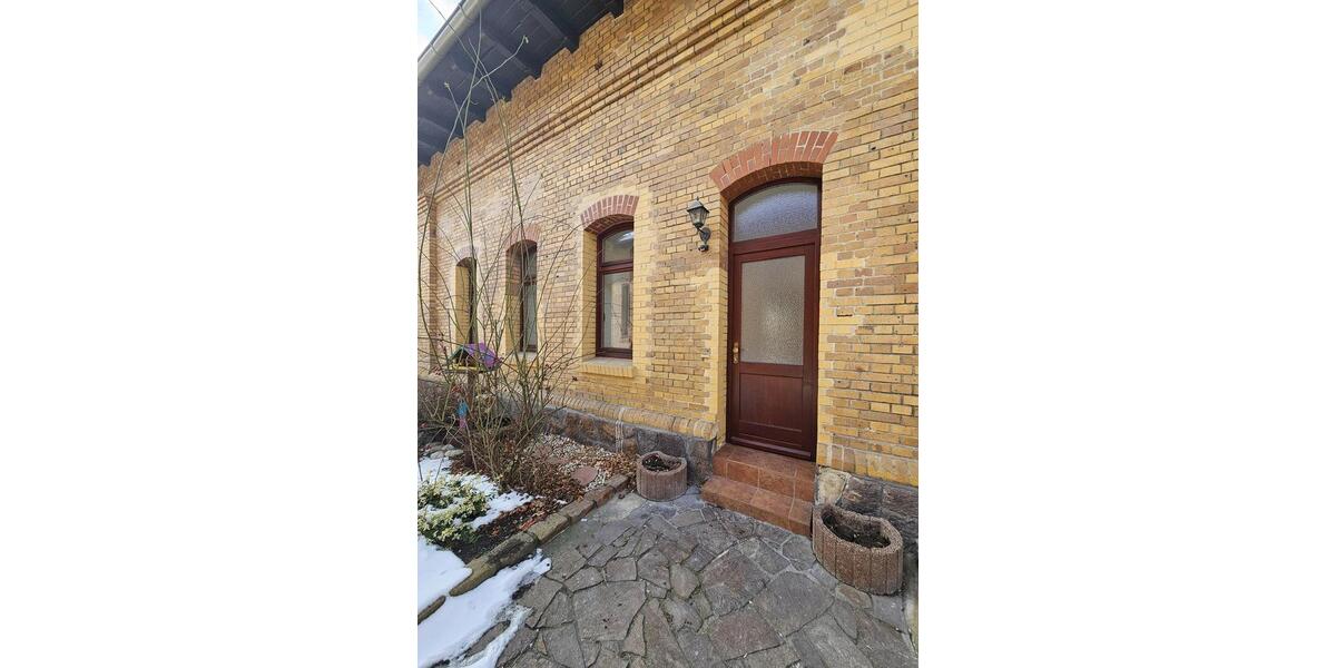 Erdgeschoßwohnung Crimmitschau - 4 Zimmer, 135 m&sup2;, 919&euro; | Angebot:24426878