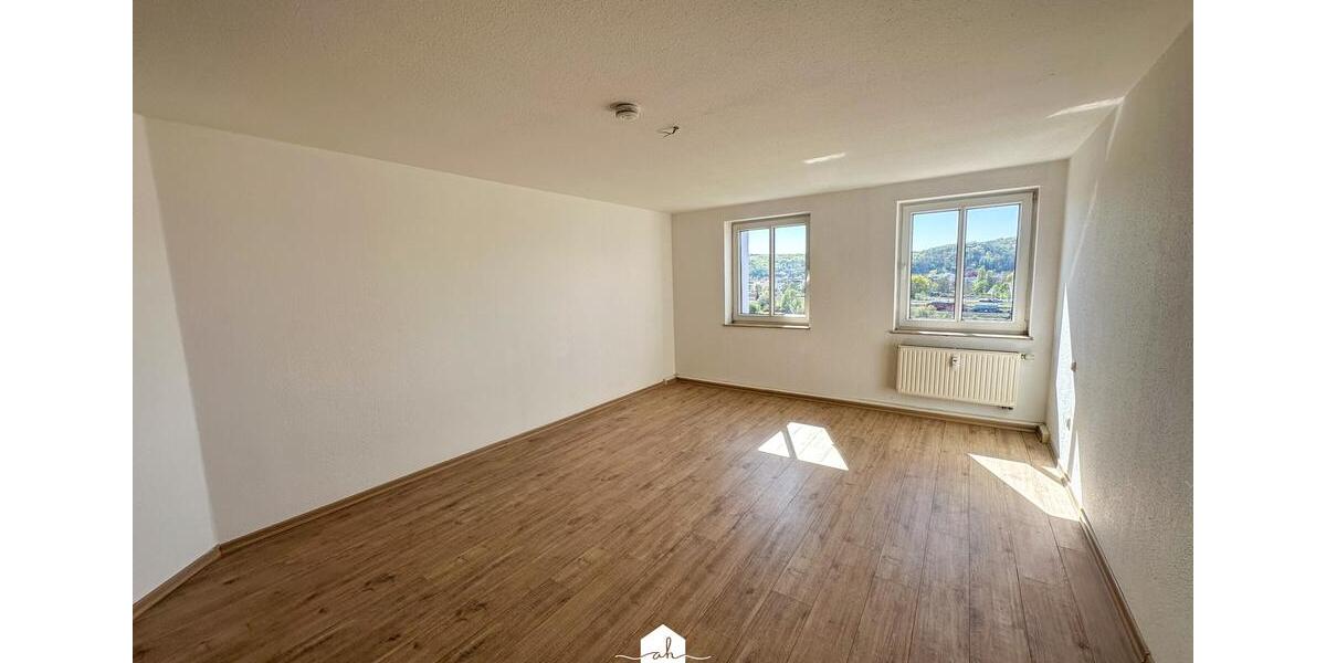 Dachgeschoßwohnung Gera - 3 Zimmer, 81 m&sup2;, 420&euro; | Angebot:26440892