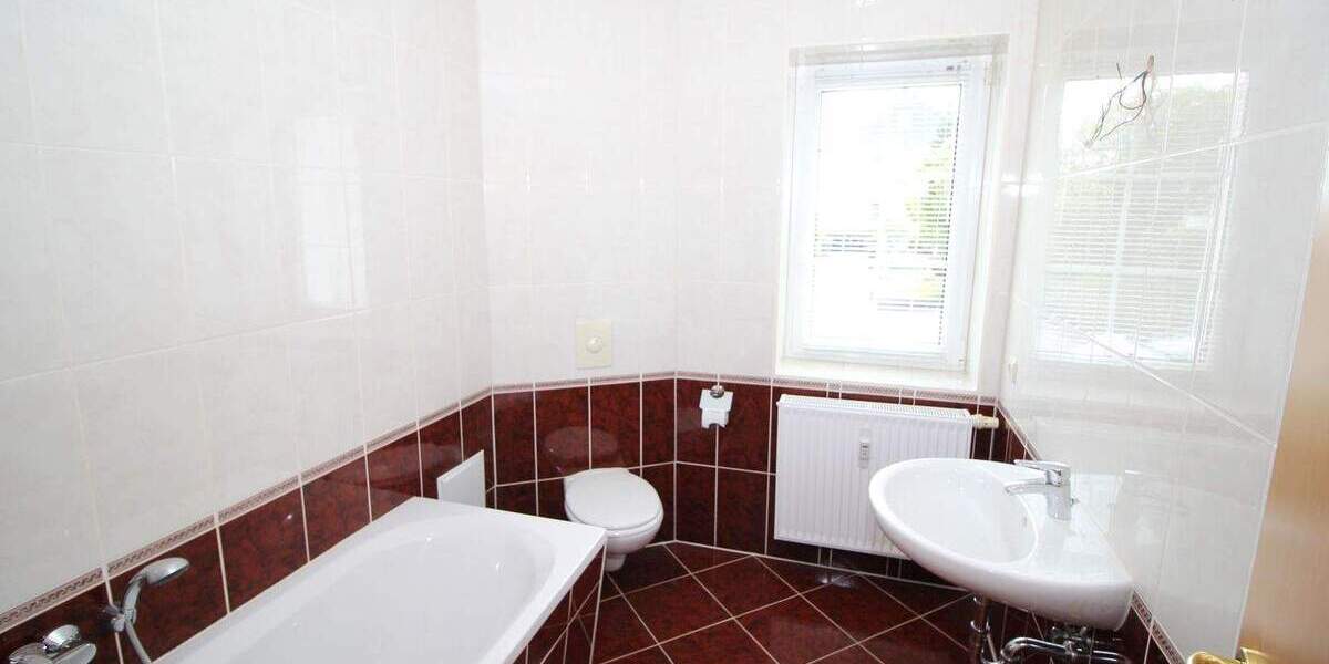 Etagenwohnung Crimmitschau - 3 Zimmer, 62 m&sup2;, 434&euro; | Angebot:26744285