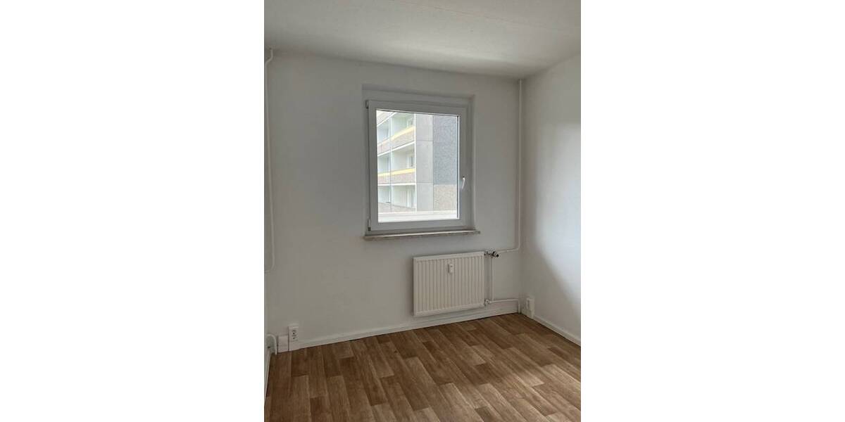 Etagenwohnung Gera Lusan - 3 Zimmer, 68 m&sup2;, 330&euro; | Angebot:25738190