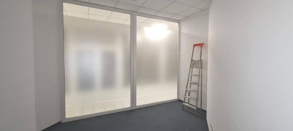 Große Laden-, Büro- oder Praxisfläche in Hermsdorf