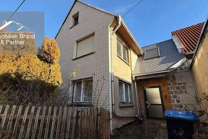 Sanierungsbedürftiges Einfamilienhaus 4 zimmer