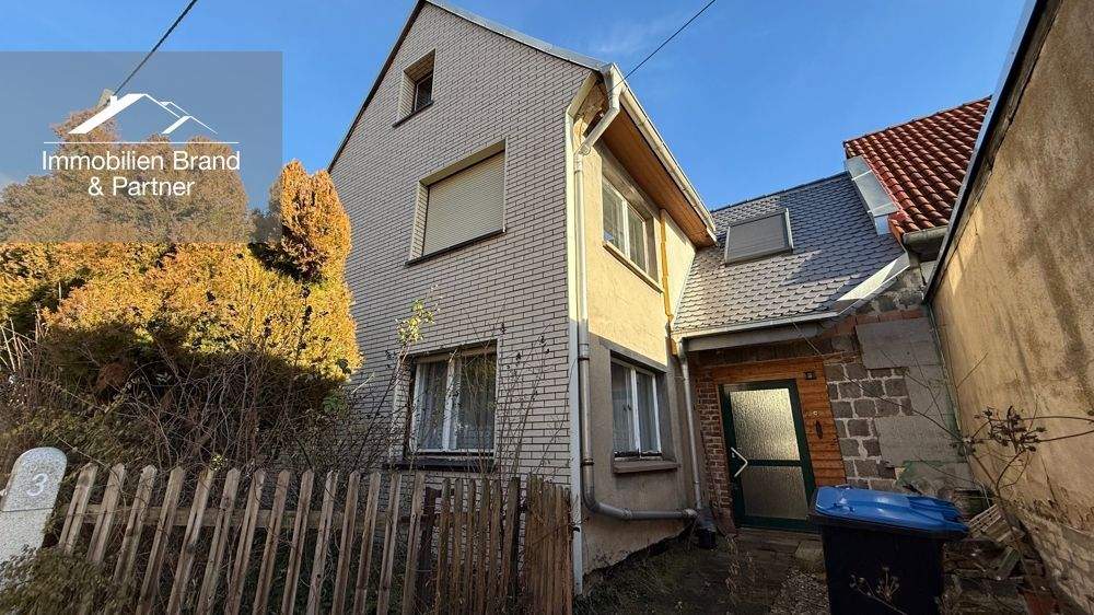 Sanierungsbedürftiges Einfamilienhaus 4 zimmer