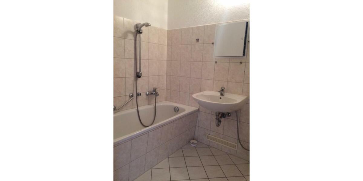 Etagenwohnung Zeitz - 1 Zimmer, 35 m&sup2;, 210&euro; | Angebot:8833150