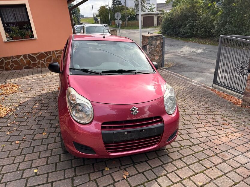 Suzuki Alto 95.000 km 3.200 € Altenburg 04600