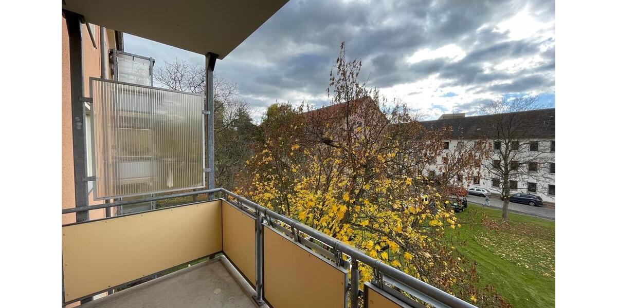 Etagenwohnung Gera Alt-Bieblach - 3 Zimmer, 64 m&sup2;, 384&euro; | Angebot:24256008