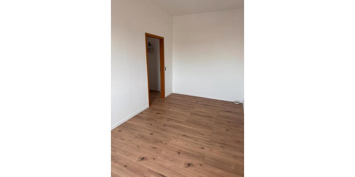 Etagenwohnung Gera Alt-Bieblach - 4 Zimmer, 100 m&sup2;, 646&euro; | Angebot:26698307