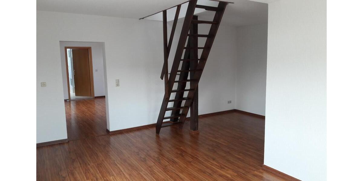 Dachgeschoßwohnung Gera - 3 Zimmer, 100 m&sup2;, 660&euro; | Angebot:26460381