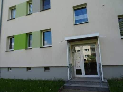 Saniert und möbliert - 3-Zimmer-Eigentumswohnung mit Balkon im Hochparterre in Hohenleuben zu verkaufen 3 zimmer