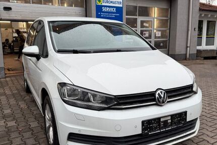 VW Touran 221.000 km 9.990 &euro; Zeitz 06712