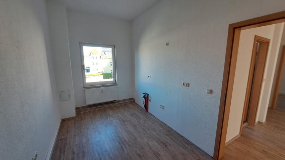 Etagenwohnung Crimmitschau - 3 Zimmer, 76 m&sup2;, 450&euro; | Angebot:26407556