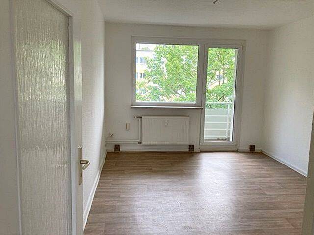 Etagenwohnung Hermsdorf - 3 Zimmer, 60 m&sup2;, 340&euro; | Angebot:26824936