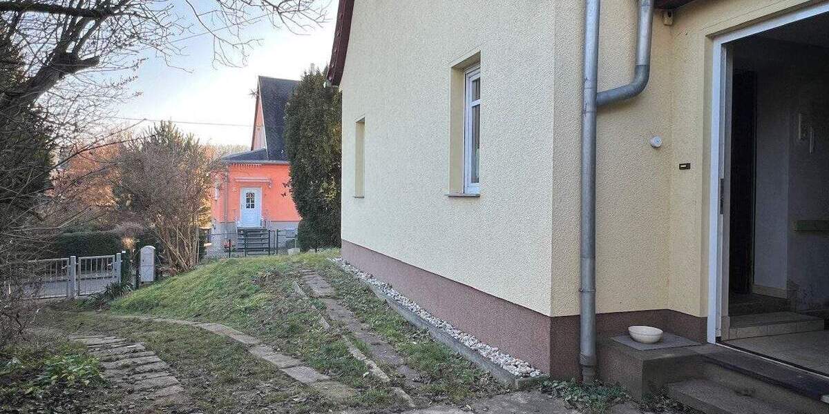 Einfamilienhaus Teuchern - 4 Zimmer, 90 m&sup2;, 100.000&euro; | Angebot:25676782