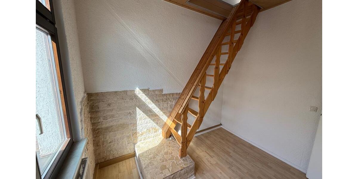 Dachgeschoßwohnung Greiz - 3 Zimmer, 65 m&sup2;, 325&euro; | Angebot:26070754