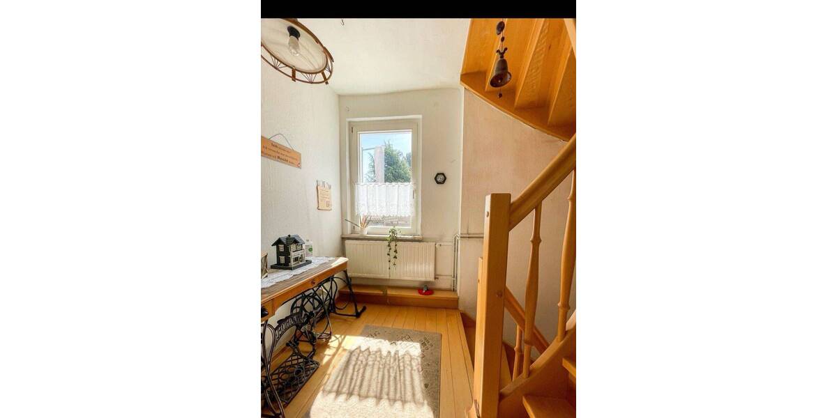 Reihenmittelhaus Meerane - 7 Zimmer, 140 m&sup2;, 149.000&euro; | Angebot:26486759
