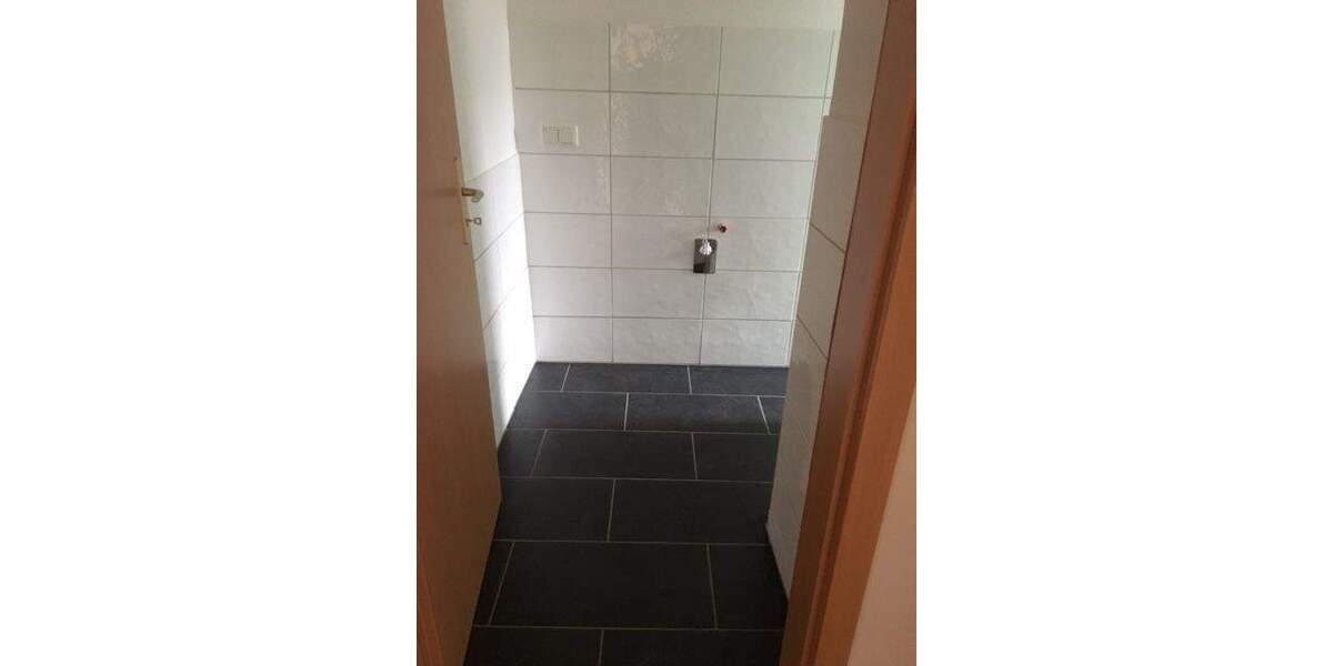 Etagenwohnung Teuchern - 2 Zimmer, 53 m&sup2;, 45.000&euro; | Angebot:26306240