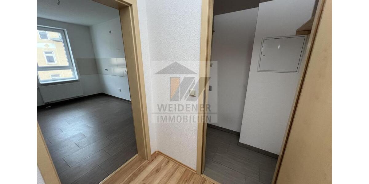 Moderne 3 Raum-Wohnung mit stylischem Bad mit Fenster, Dusche und Wanne. 3 zimmer