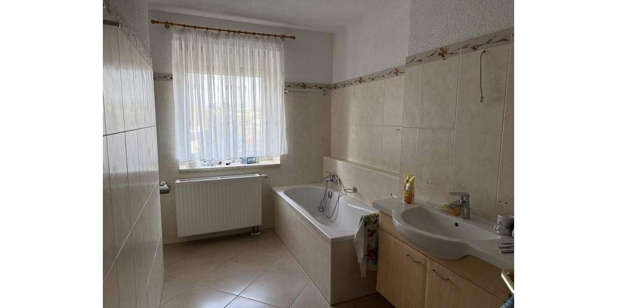 Reihenmittelhaus Ronneburg - 6 Zimmer, 117 m&sup2;, 99.000&euro; | Angebot:24683730