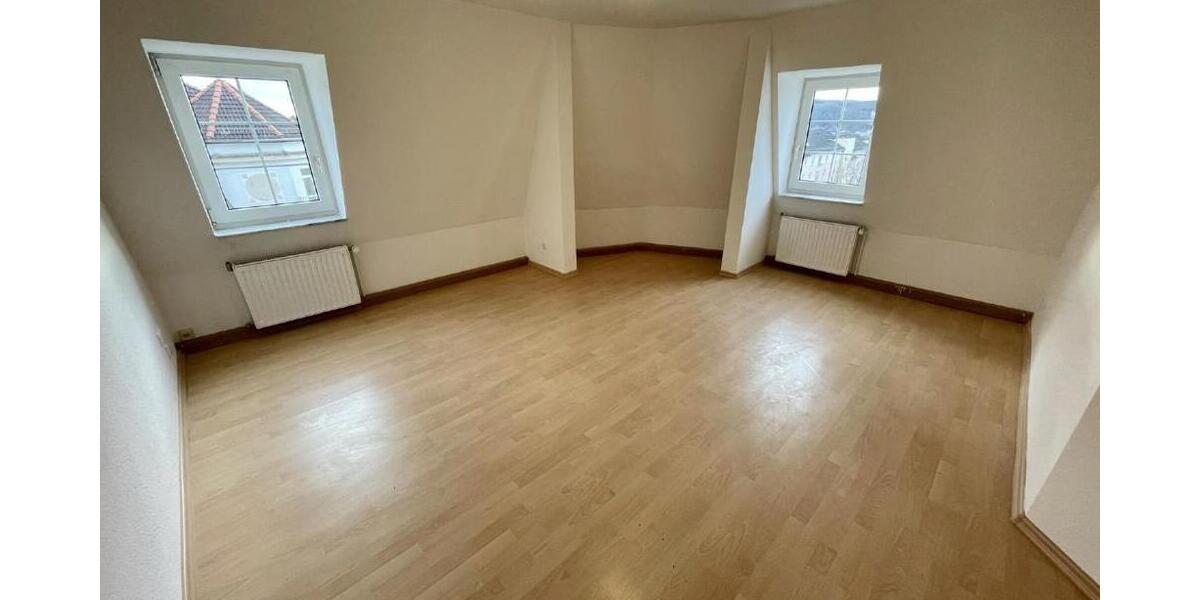 **Ihr neues Zuhause wartet: 4-Raum-Wohnung mit Komfort-Badezimmer und großzügigem Wohnambiente!** - Dachgeschoßwohnung Gera Alt-Bieblach | Angebot:26248804