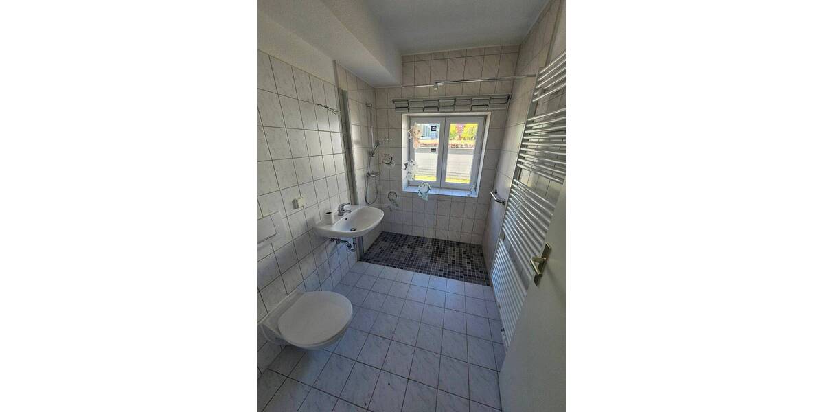 Etagenwohnung Altenburg Drescha - 2 Zimmer, 61 m&sup2;, 370&euro; | Angebot:26402381