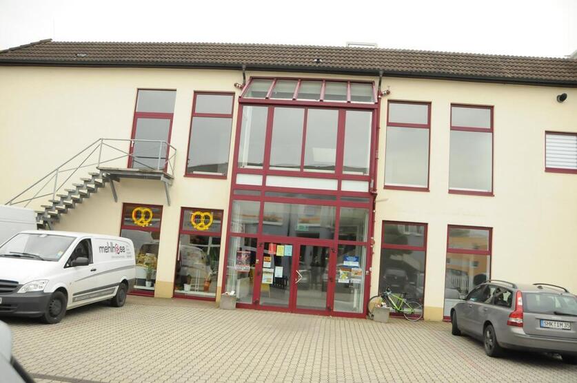 Große Laden-, Büro- oder Praxisfläche in Hermsdorf