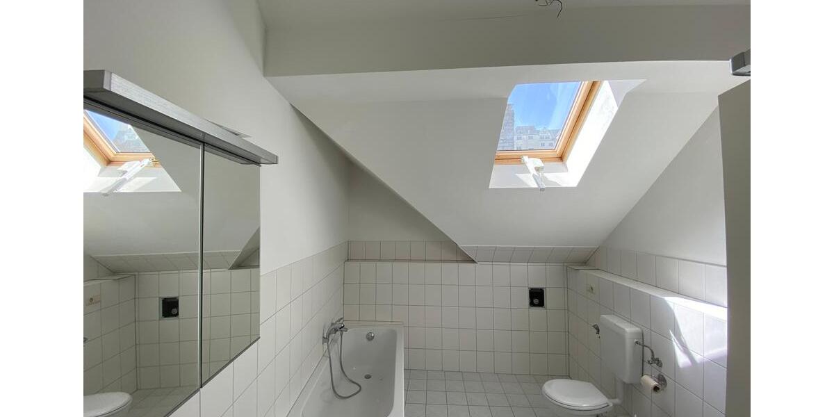 Dachgeschoßwohnung Greiz - 4 Zimmer, 152 m&sup2;, 836&euro; | Angebot:26462524