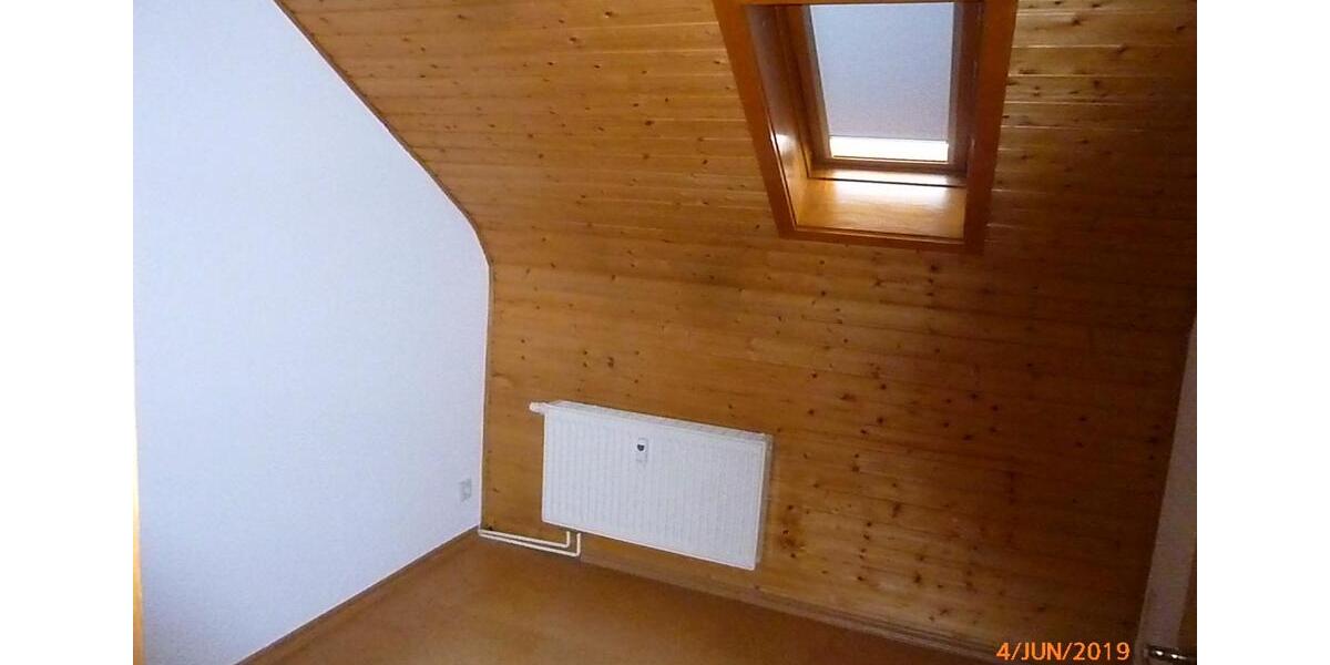 Dachgeschoßwohnung Greiz - 2.5 Zimmer, 60 m&sup2;, 200&euro; | Angebot:26634661
