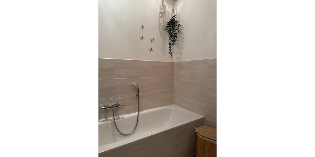 Etagenwohnung Gera Alt-Taubenpreskeln - 5 Zimmer, 90 m&sup2;, 720&euro; | Angebot:26199810