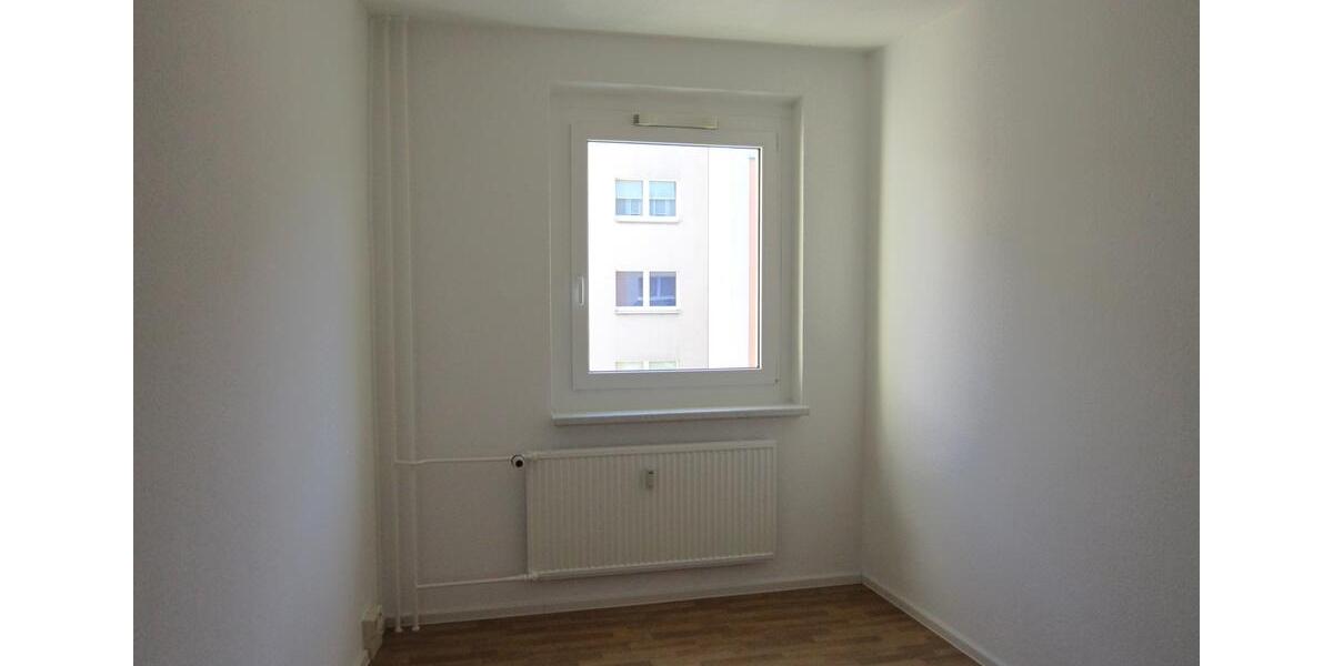 Etagenwohnung Crimmitschau - 4 Zimmer, 87 m&sup2;, 589&euro; | Angebot:19635396