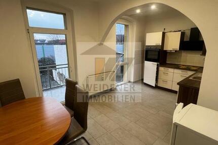 Sanierte 4-Raum-Wohnung mit Balkon und Einbauküche! 4 zimmer