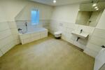 **Ihr neues Zuhause wartet: 4-Raum-Wohnung mit Komfort-Badezimmer und großzügigem Wohnambiente!** - Dachgeschoßwohnung Gera Alt-Bieblach | Angebot:26876574