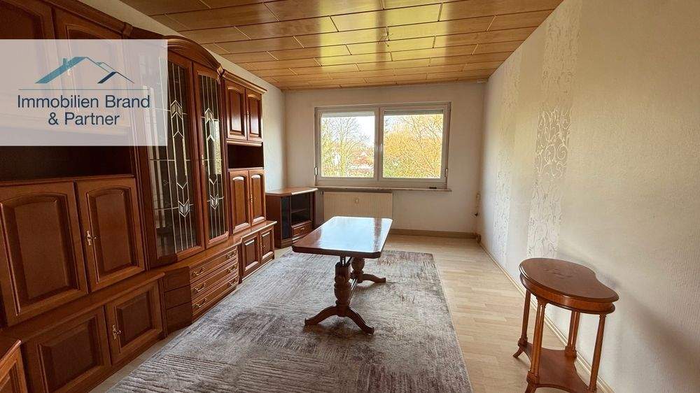 Vermietet 3-Raum Wohnung mit Einbauküche und Garage 3 zimmer