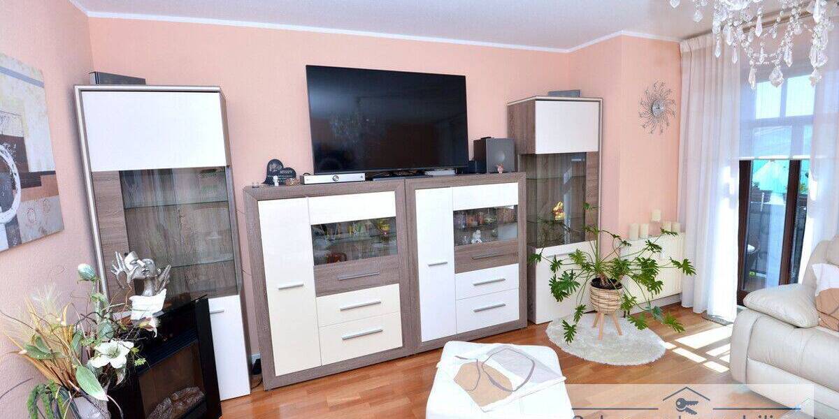 Etagenwohnung Meerane - 3 Zimmer, 84 m&sup2;, 510&euro; | Angebot:26879089