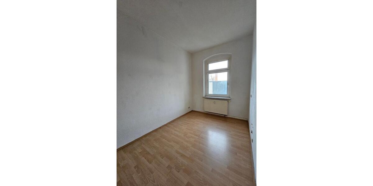 Etagenwohnung Werdau - 5 Zimmer, 108 m&sup2;, 450&euro; | Angebot:25810285