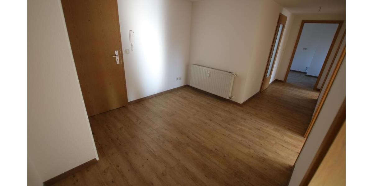 Blick über die Stadt! Gemütliche 3 Raum DG Wohnung mit großem Mietergarten. - Dachgeschoßwohnung Gera Ostviertel | Angebot:26233954