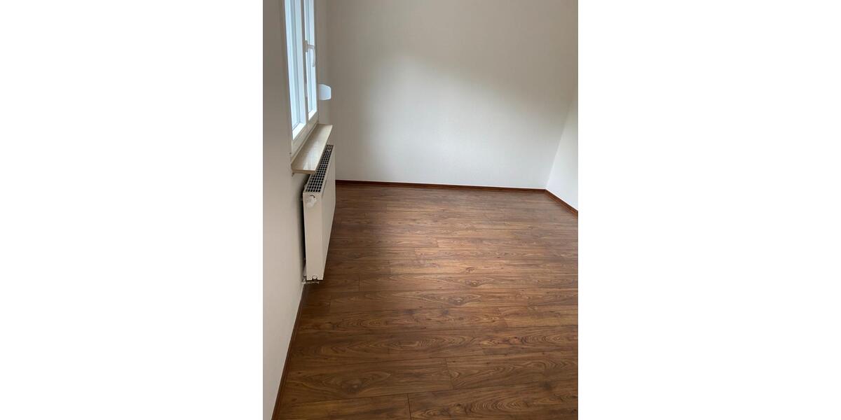 Etagenwohnung Kraftsdorf - 2 Zimmer, 5 m&sup2;, 340&euro; | Angebot:25992450