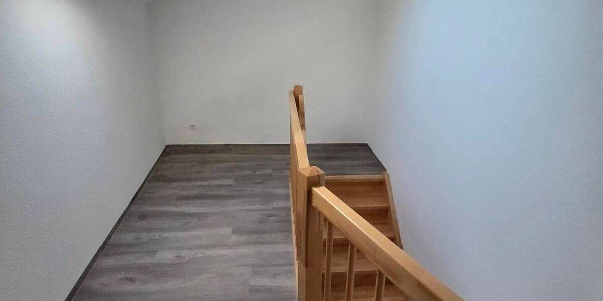 Etagenwohnung Eisenberg - 3 Zimmer, 90 m&sup2;, 720&euro; | Angebot:25769418