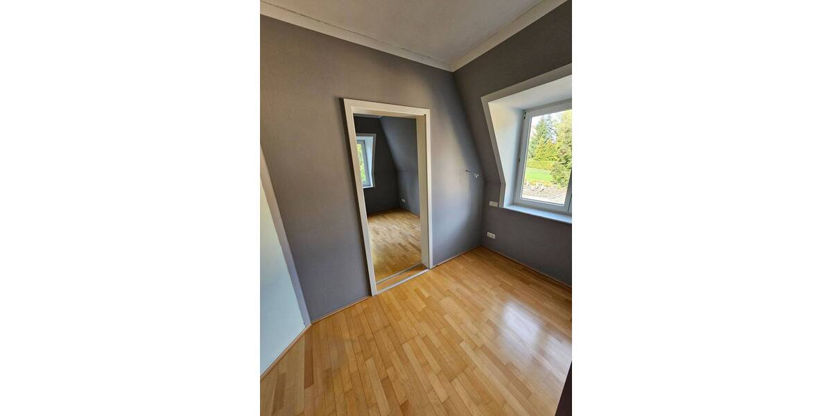 Eigentum mit Altbaucharme in bester Villenlage, Balkon, Kamin, gr. Garten, SUV-TG; viele Finanzierungsmodelle mgl. 5 zimmer