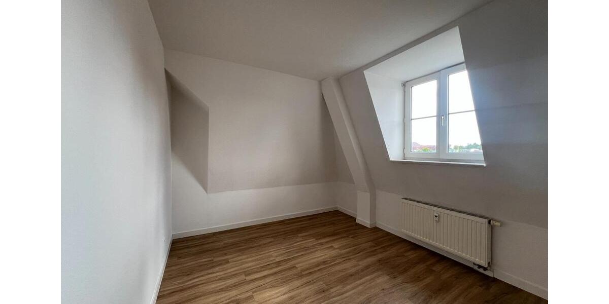Dachgeschoßwohnung Gera Lusan - 2 Zimmer, 61 m&sup2;, 375&euro; | Angebot:26334851