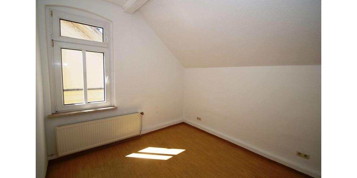 Dachgeschoßwohnung Altenburg - 4 Zimmer, 91 m&sup2;, 363&euro; | Angebot:26259214