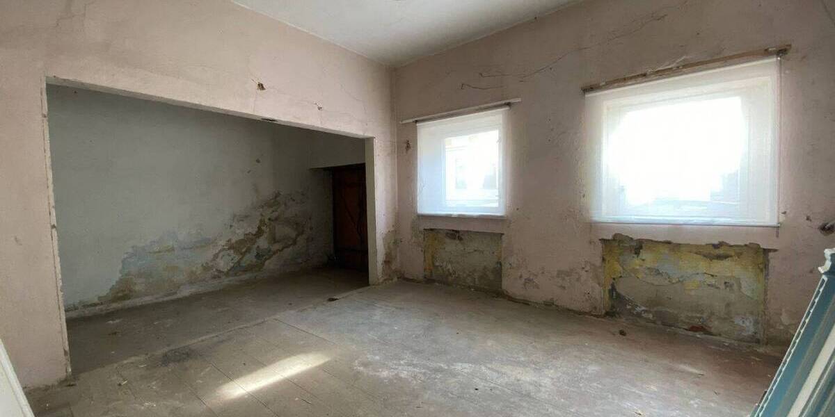 Sanierungsbedürftiges Mehrfamilienhaus mit 2-3 Wohneinheiten 1 zimmer