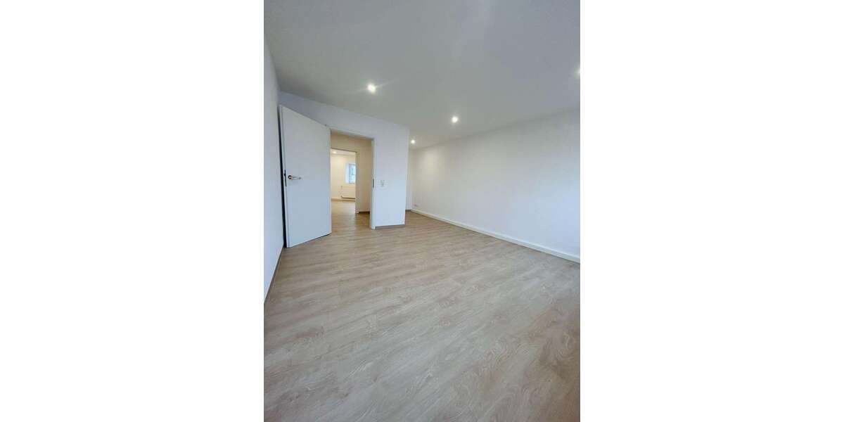 Etagenwohnung Meerane Seiferitz - 3 Zimmer, 84 m&sup2;, 590&euro; | Angebot:27033443