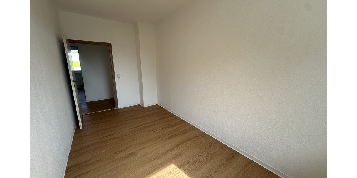 Neuer Fußboden und Balkon! 4 Zimmer Wohnung in Gera Langenberg - Etagenwohnung Gera Langenberg | Angebot:27156280