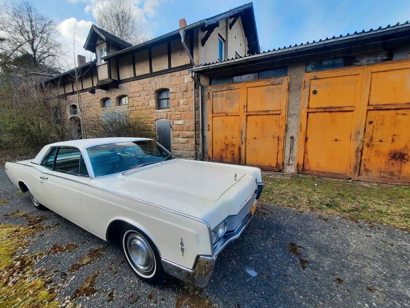 Lincoln Continental 95.915 km 22.500 € Eisenberg 07607